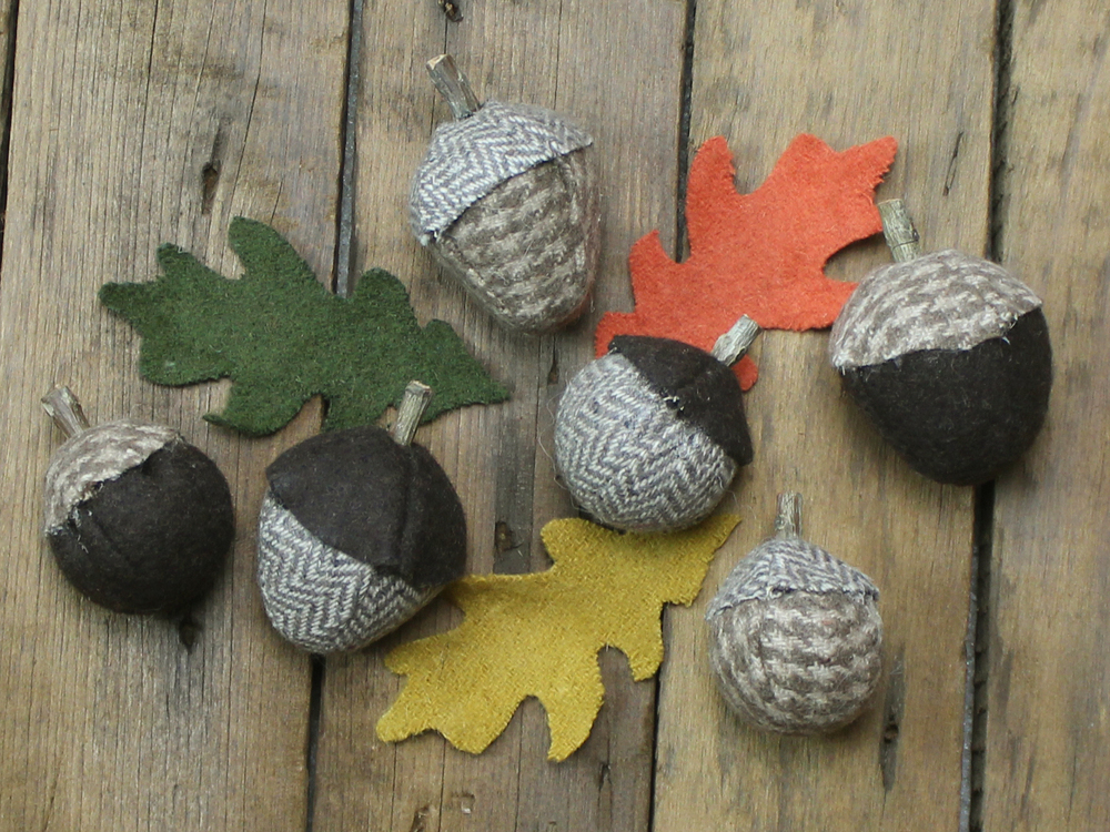 Leaves & Acorns Home Accents
